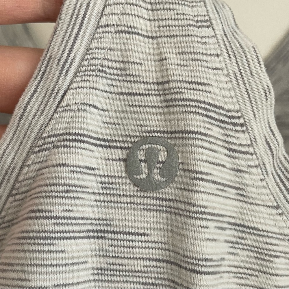 Lululemon Razorback Tank - Picture 3 of 3